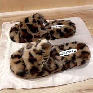 Fabletics cheetah faux fur slippers size 7